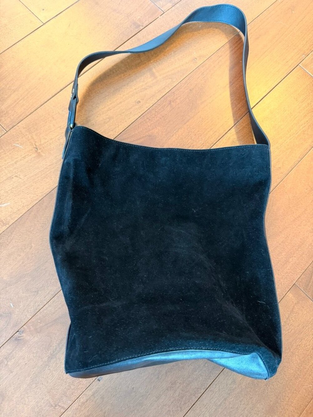 FARM RIO Black Suede Leather Oversized Shoulder Hobo Bag NWOT Condition